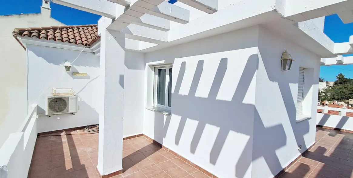 Продажа дома на две семьи в Benalmadena 7