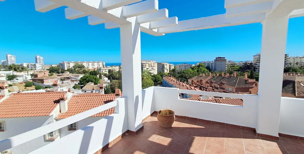 Продажа дома на две семьи в Benalmadena 8