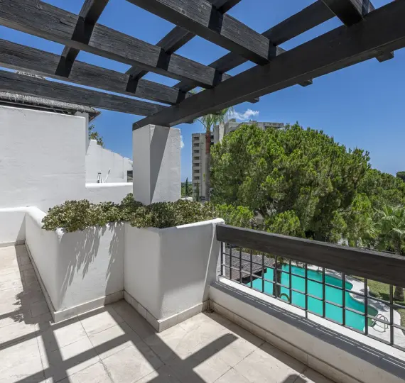 Sale of penthouse in Río Real