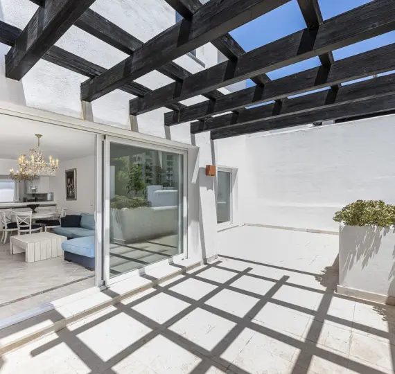 Sale of penthouse in Río Real