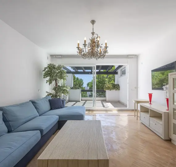 Sale of penthouse in Río Real