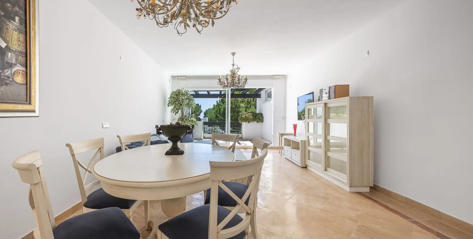 Sale of penthouse in Río Real 12