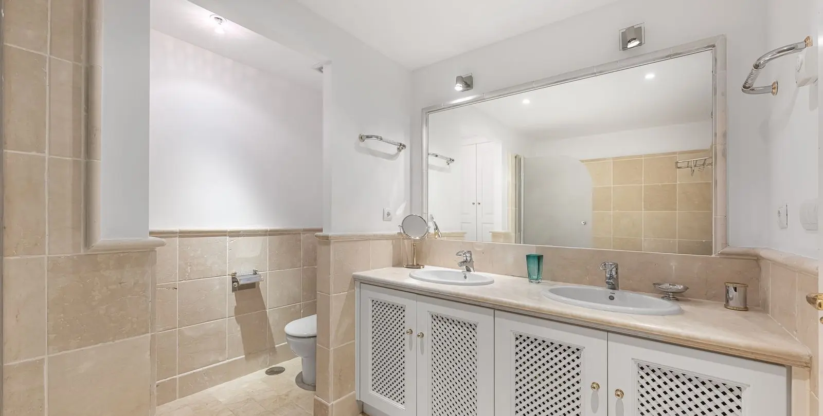 Sale of penthouse in Río Real 20