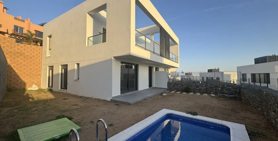 Sale of townhouse in Riviera del Sol 1