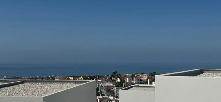 Sale of townhouse in Riviera del Sol 2