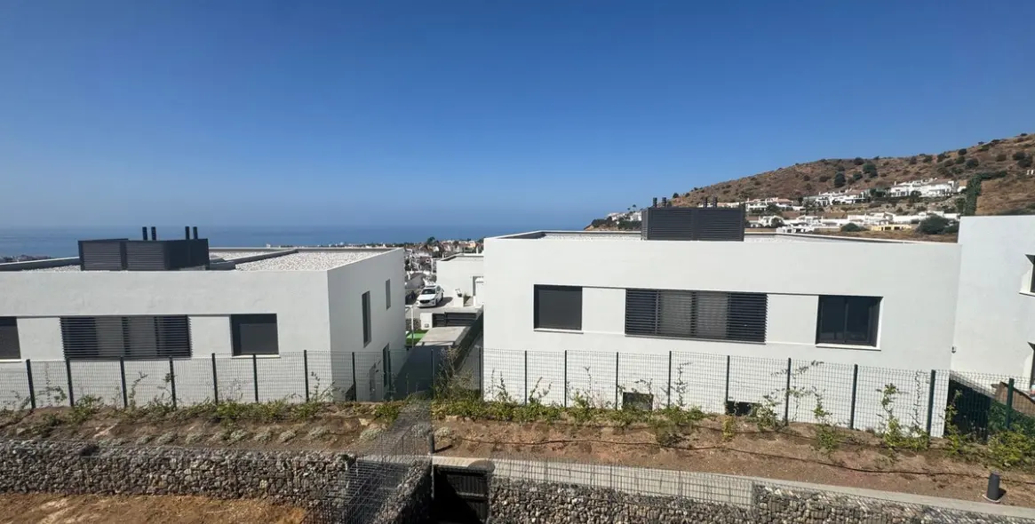 Sale of townhouse in Riviera del Sol 28