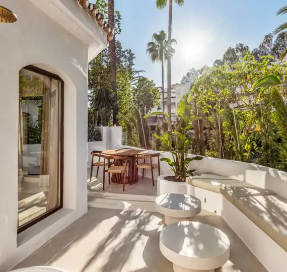 Продажа апартаментов на первом этаже в Elviria