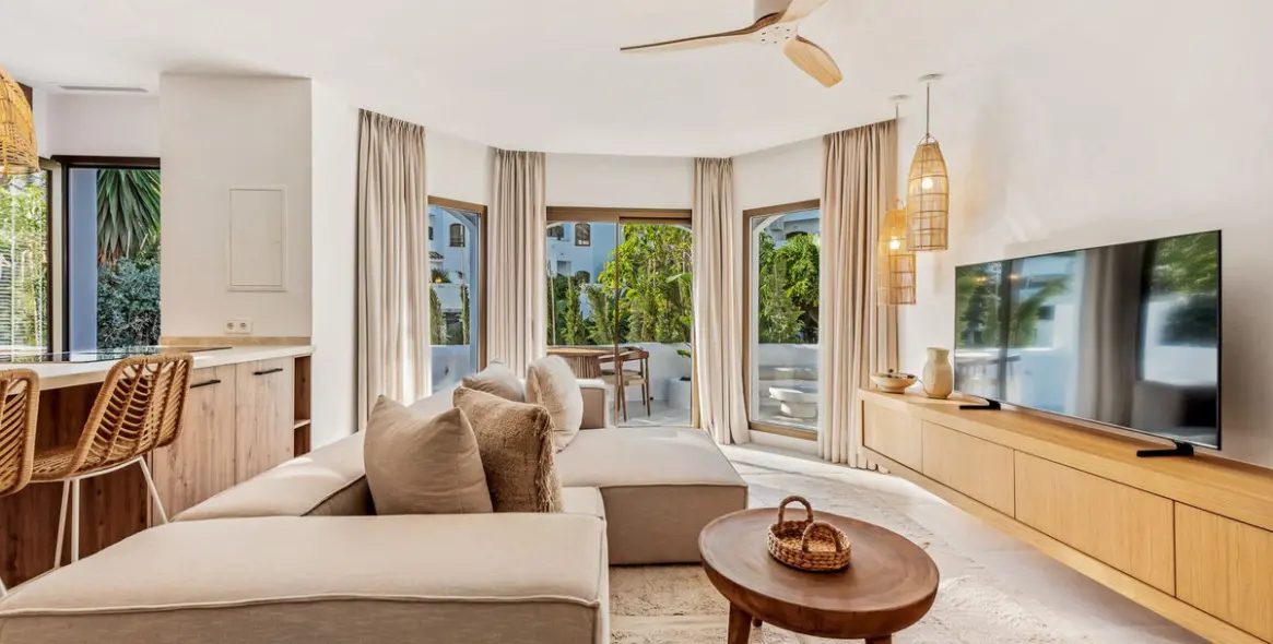 Продажа апартаментов на первом этаже в Elviria 2