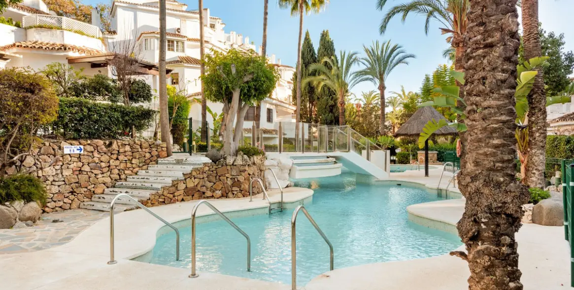 Продажа апартаментов на первом этаже в Elviria 3