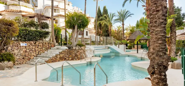 Продажа апартаментов на первом этаже в Elviria 2