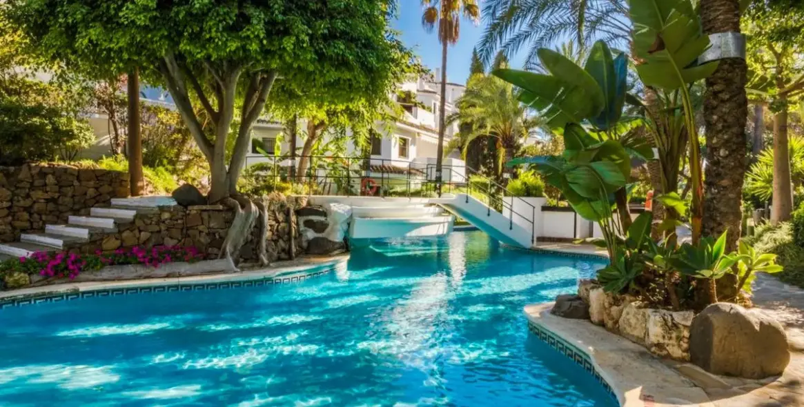 Продажа апартаментов на первом этаже в Elviria 14