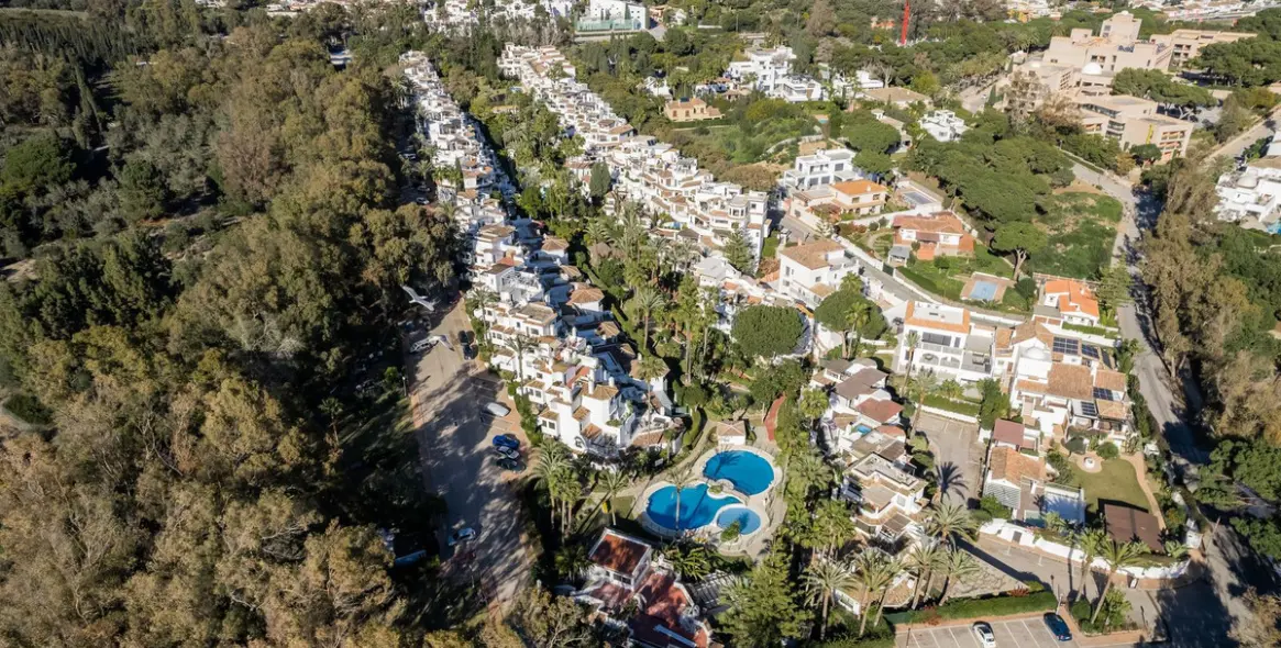 Продажа апартаментов на первом этаже в Elviria 18