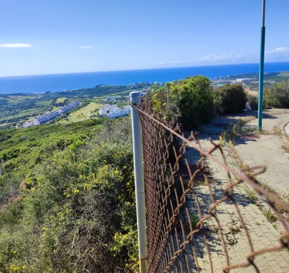 Venta de parcela residencial en Estepona