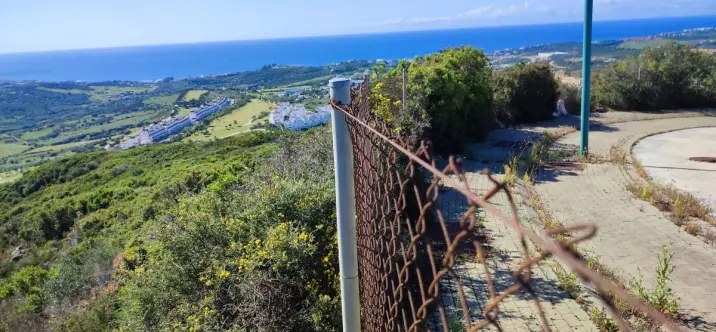 Venta de parcela residencial en Estepona 3