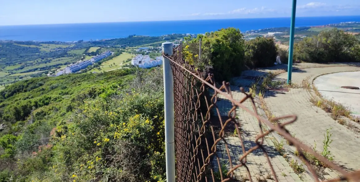 Продажа  жилого участка в Estepona 5