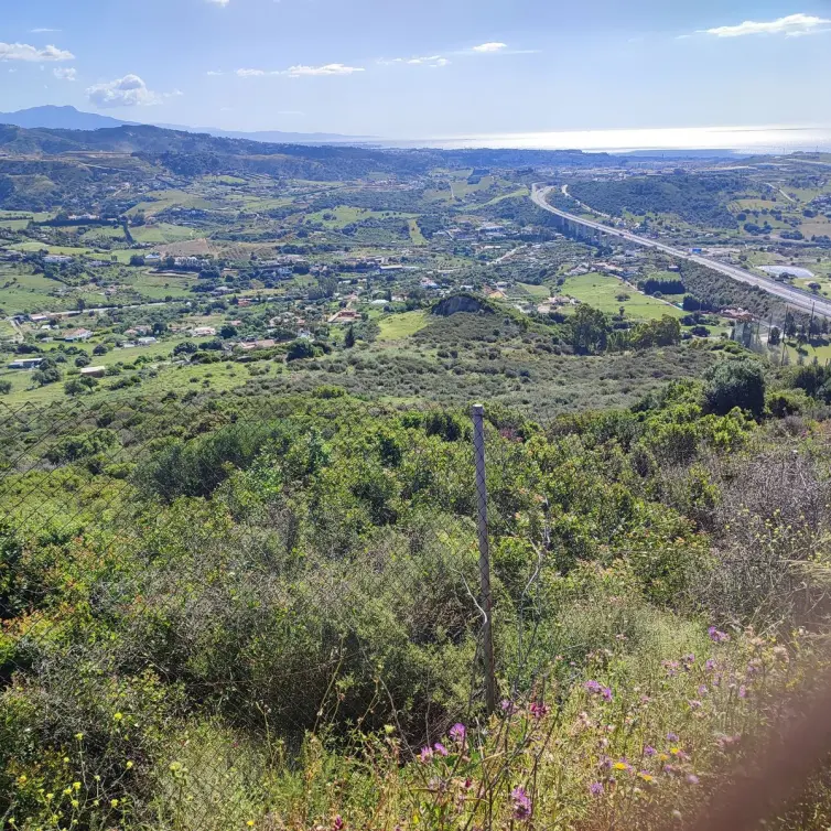 Продажа  жилого участка в Estepona