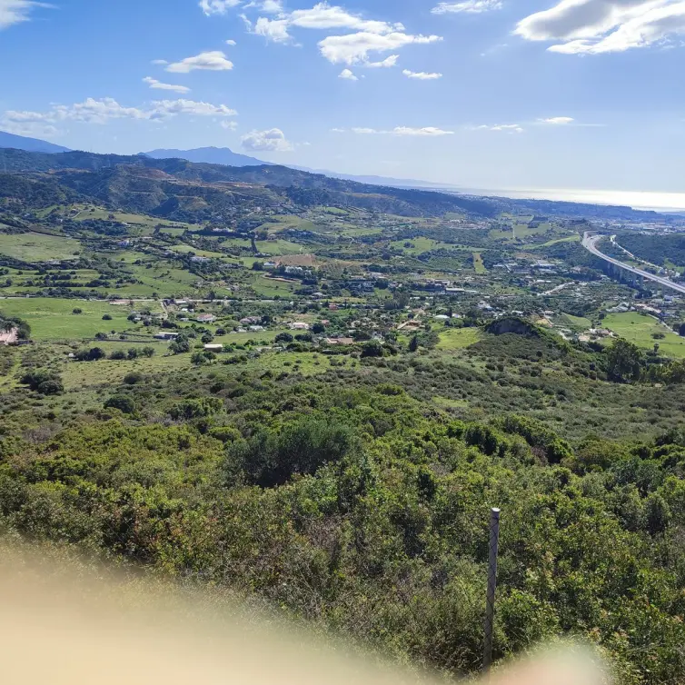 Продажа  жилого участка в Estepona
