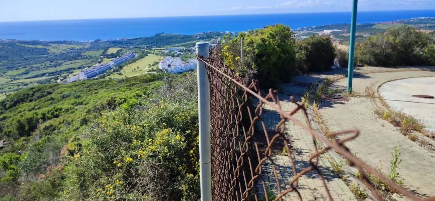 Продажа  жилого участка в Estepona 4