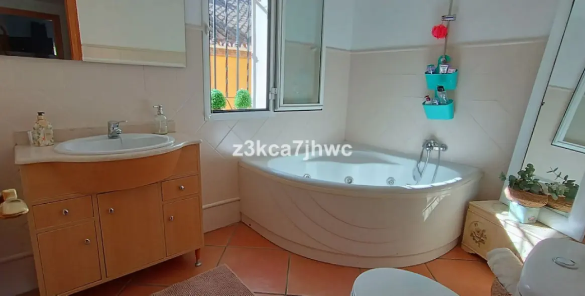 Sale of townhouse in Estepona 28