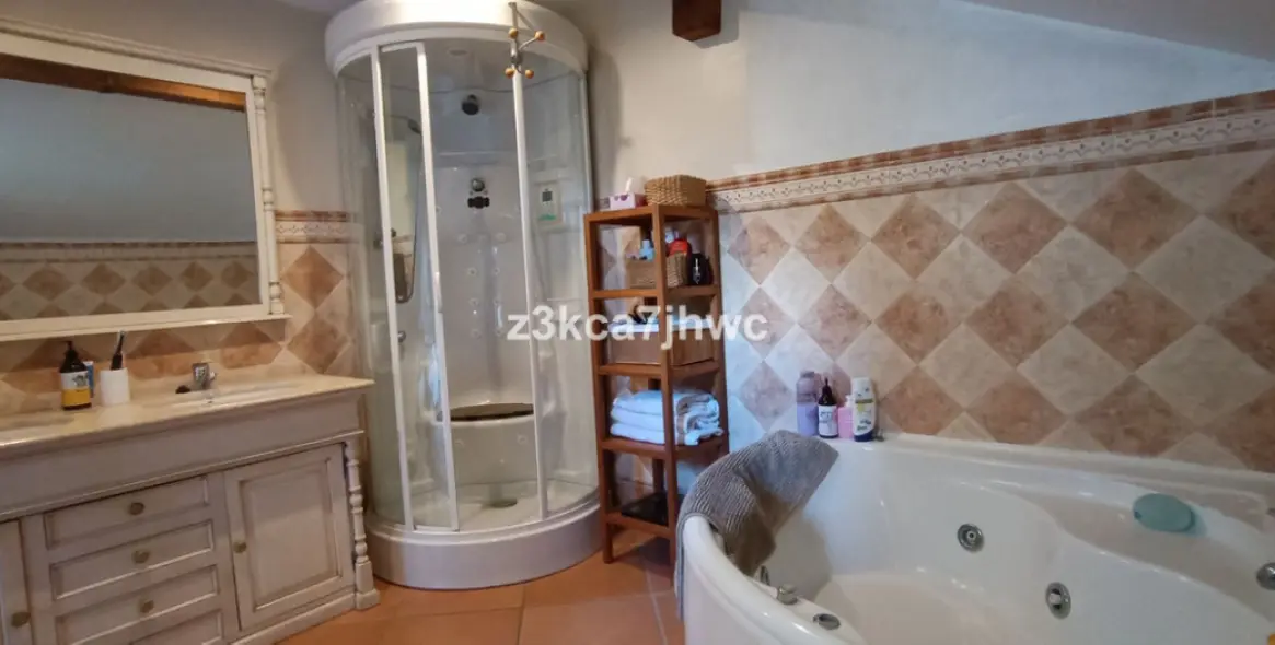 Sale of townhouse in Estepona 33