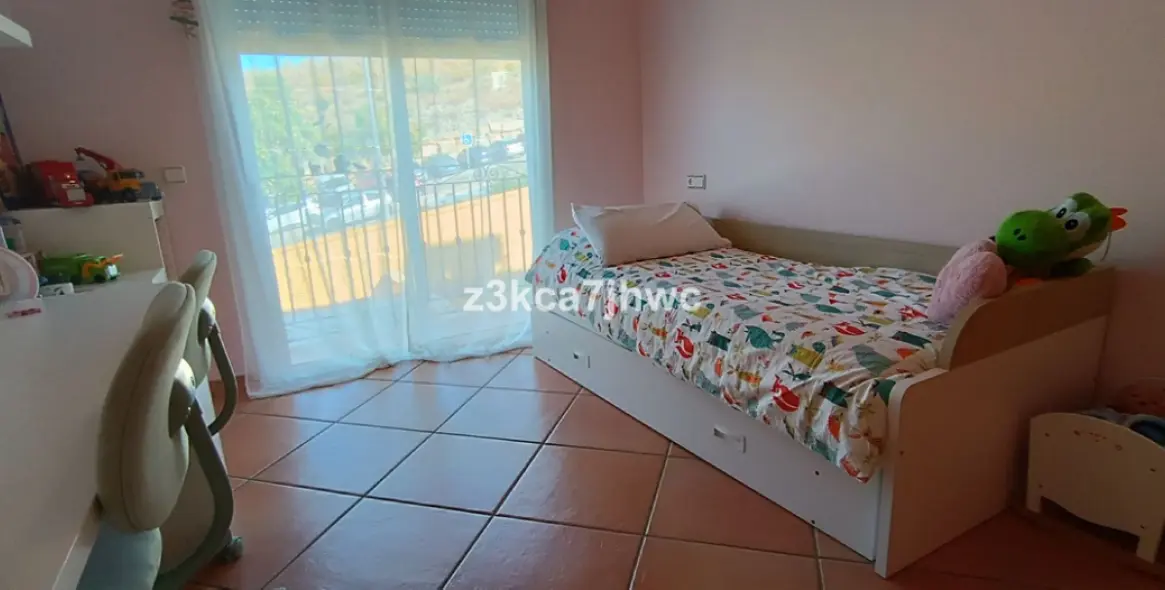 Sale of townhouse in Estepona 39