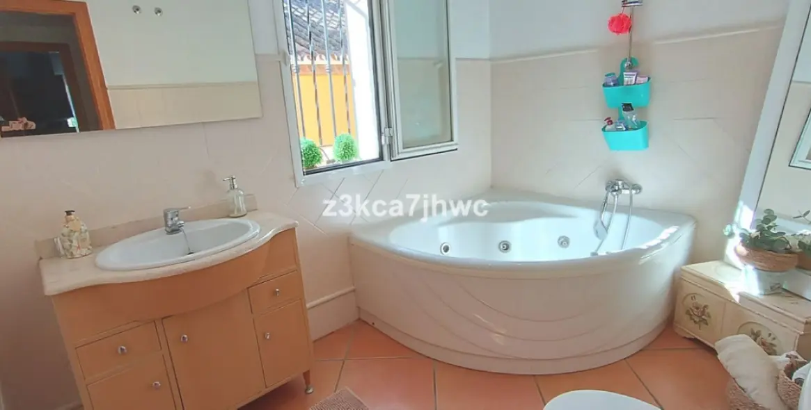 Sale of townhouse in Estepona 44