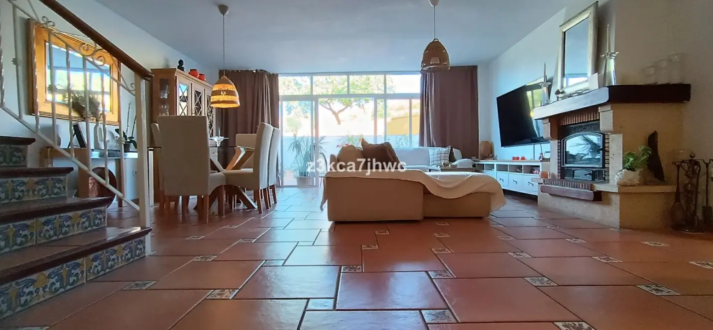 Sale of townhouse in Estepona 1