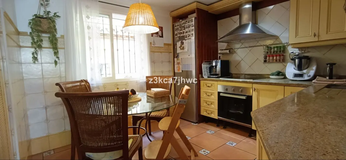 Sale of townhouse in Estepona 2