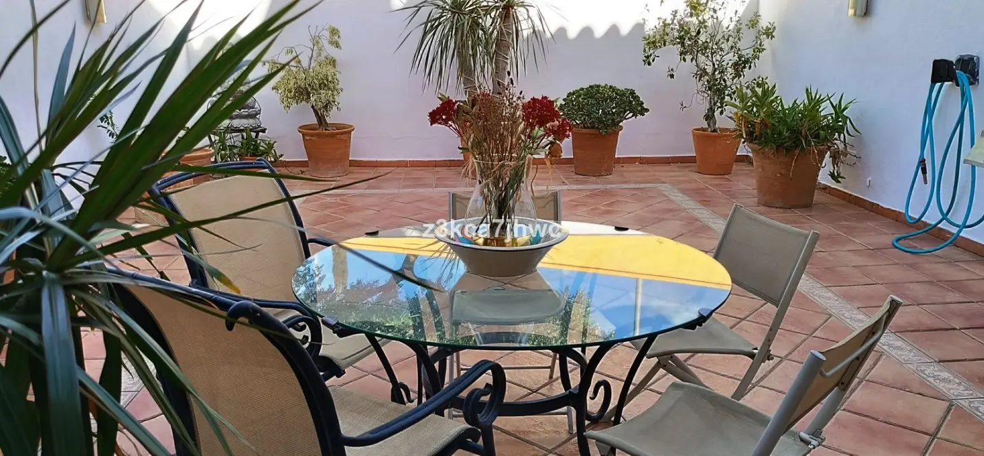 Sale of townhouse in Estepona 3