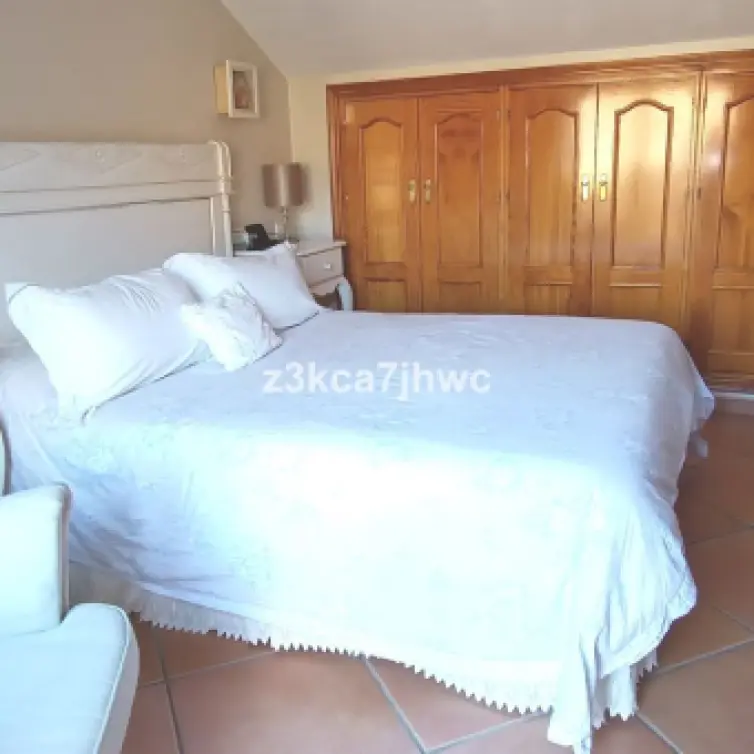 Sale of townhouse in Estepona