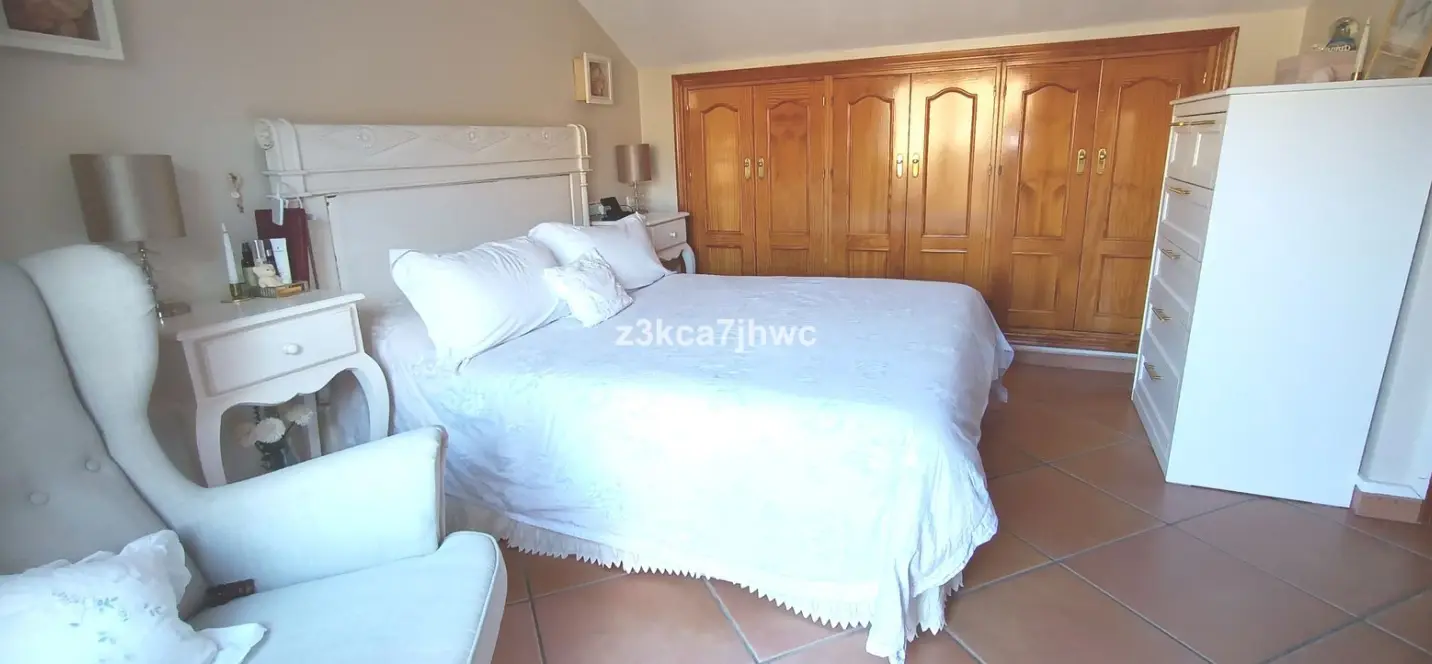 Sale of townhouse in Estepona 4