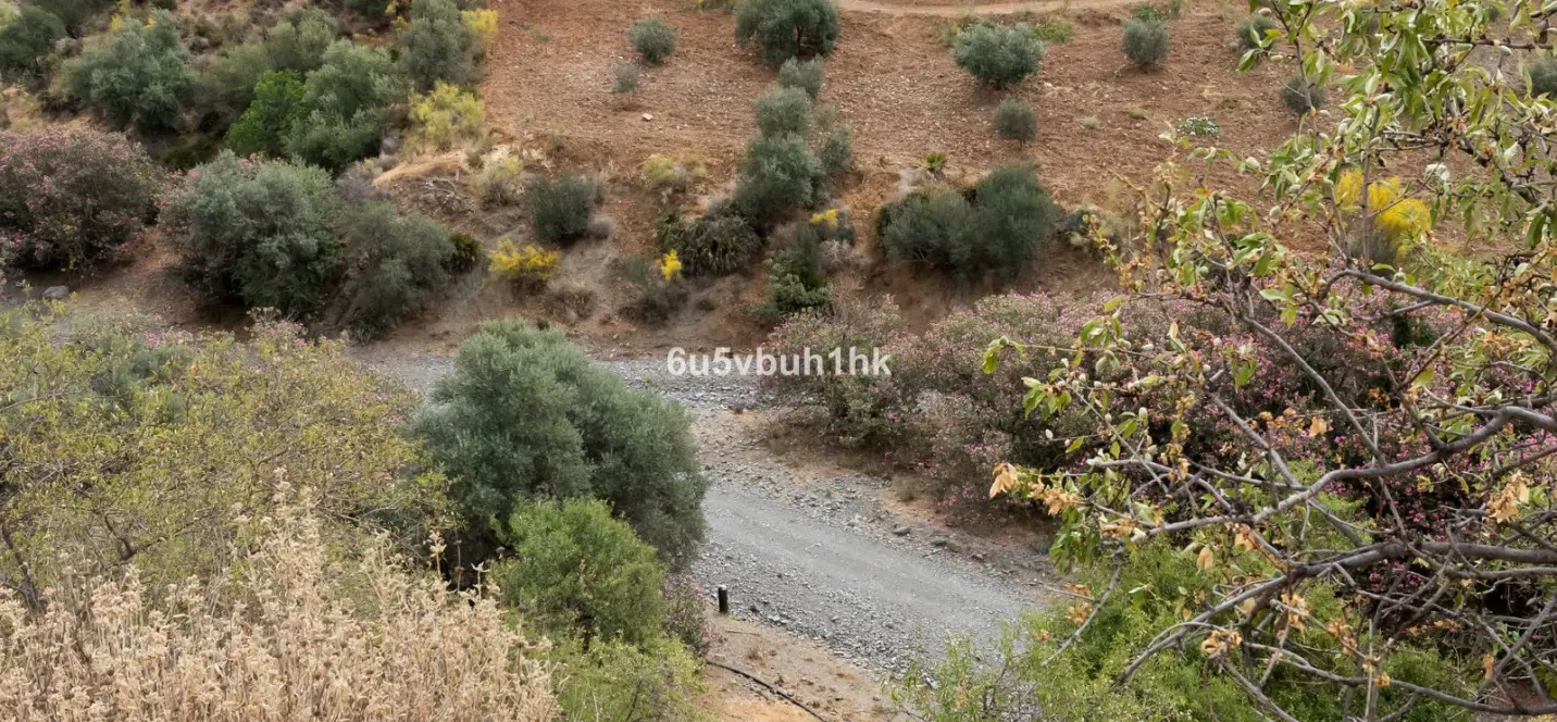 Sale of residential plot in Estacion de Cartama 3