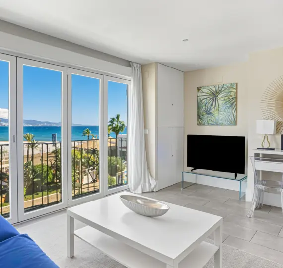 Sale of middle floor apartment in Puerto Banús