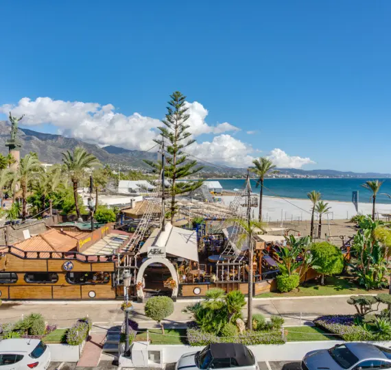 Sale of middle floor apartment in Puerto Banús