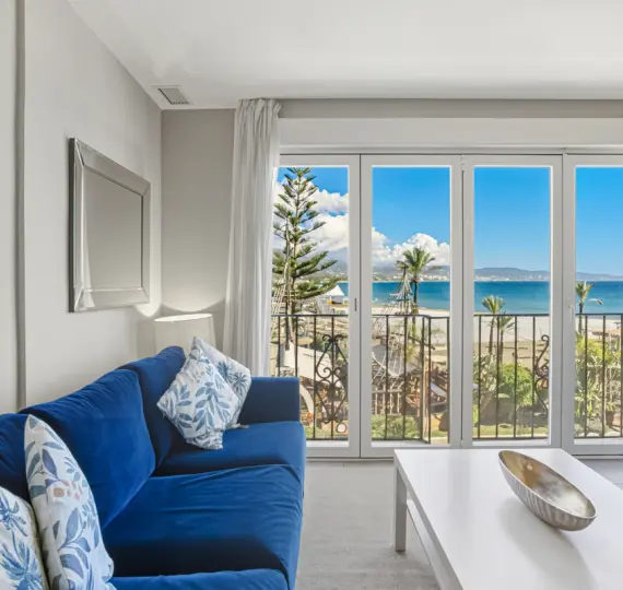 Sale of middle floor apartment in Puerto Banús