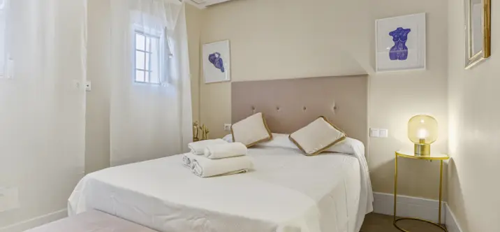 Sale of middle floor apartment in Puerto Banús 3