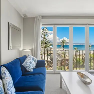 Sale of middle floor apartment in Puerto Banús
