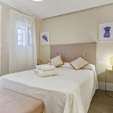 Sale of middle floor apartment in Puerto Banús