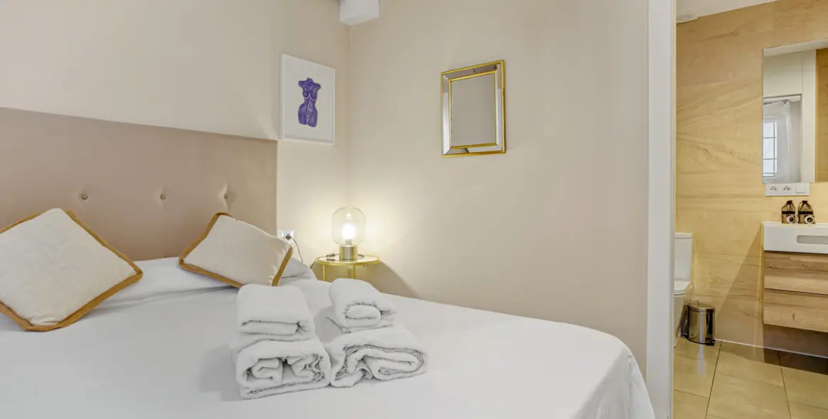 Venta de apartamento en planta media en Puerto Banús 10