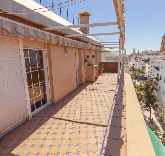 Sale of penthouse in Estepona