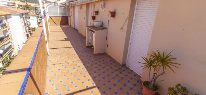 Sale of penthouse in Estepona 1
