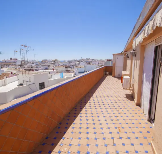 Sale of penthouse in Estepona