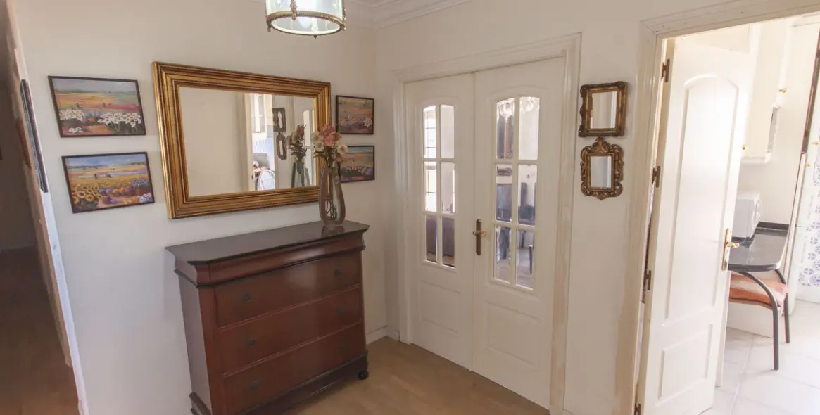 Sale of penthouse in Estepona 4