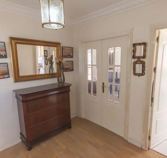 Sale of penthouse in Estepona