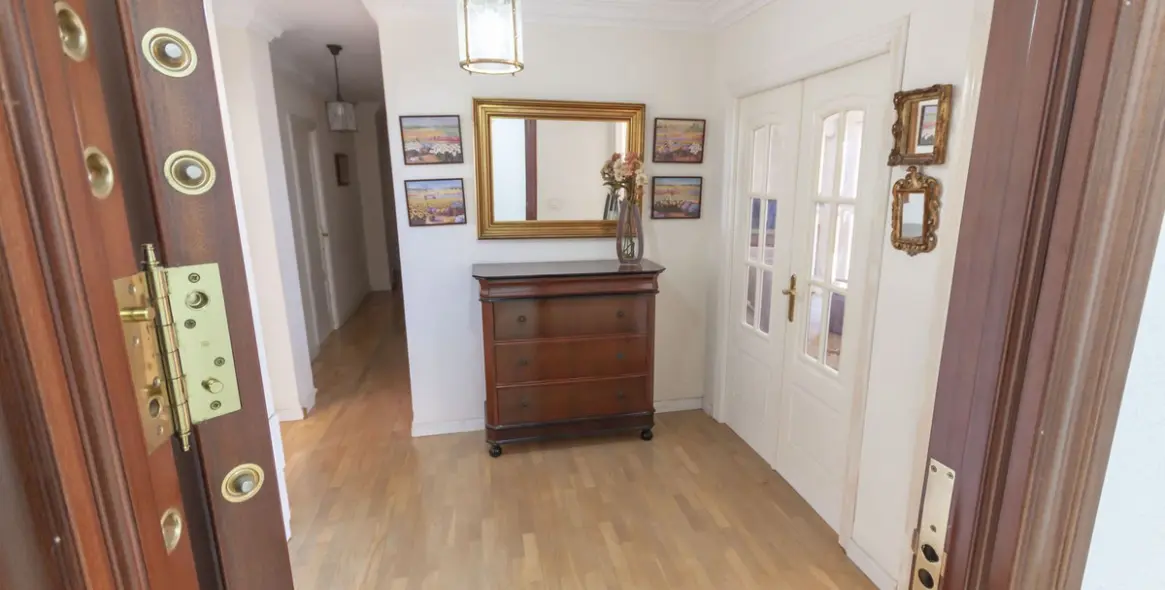 Sale of penthouse in Estepona 5