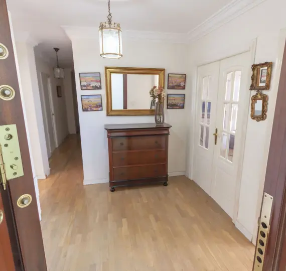 Sale of penthouse in Estepona