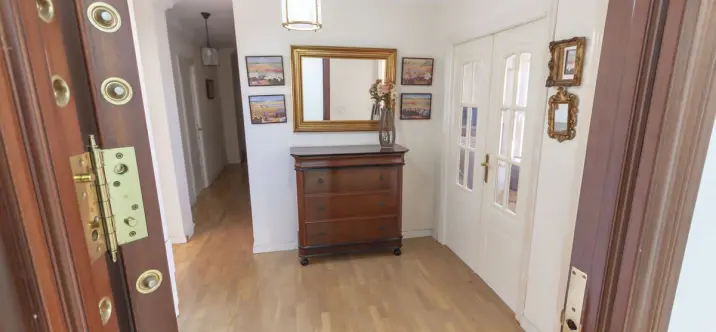 Sale of penthouse in Estepona 4