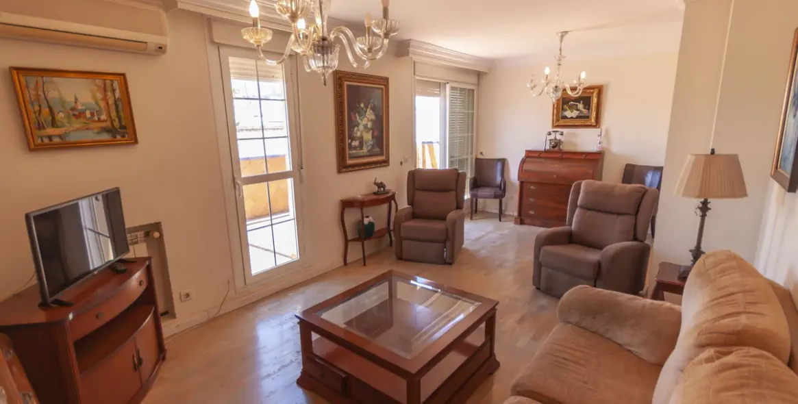 Sale of penthouse in Estepona 8