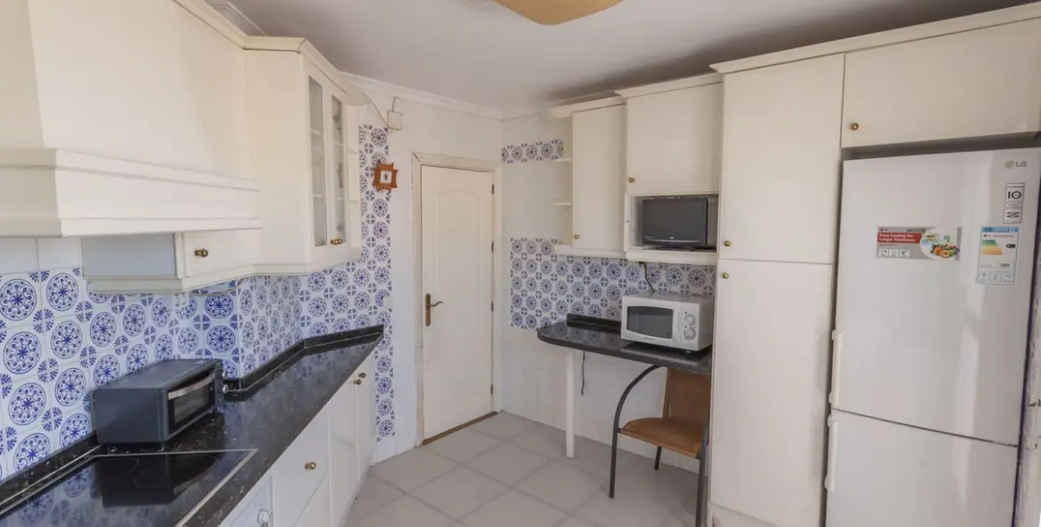 Sale of penthouse in Estepona 12