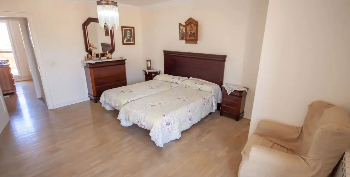 Sale of penthouse in Estepona 14